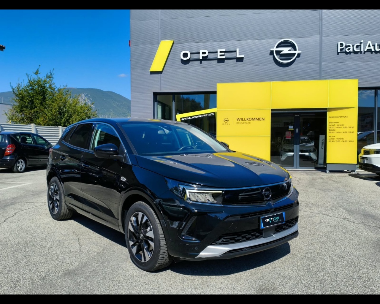Foto OPEL Grandland 1.5 ecotec Business Elegance s&s 130cv at8
