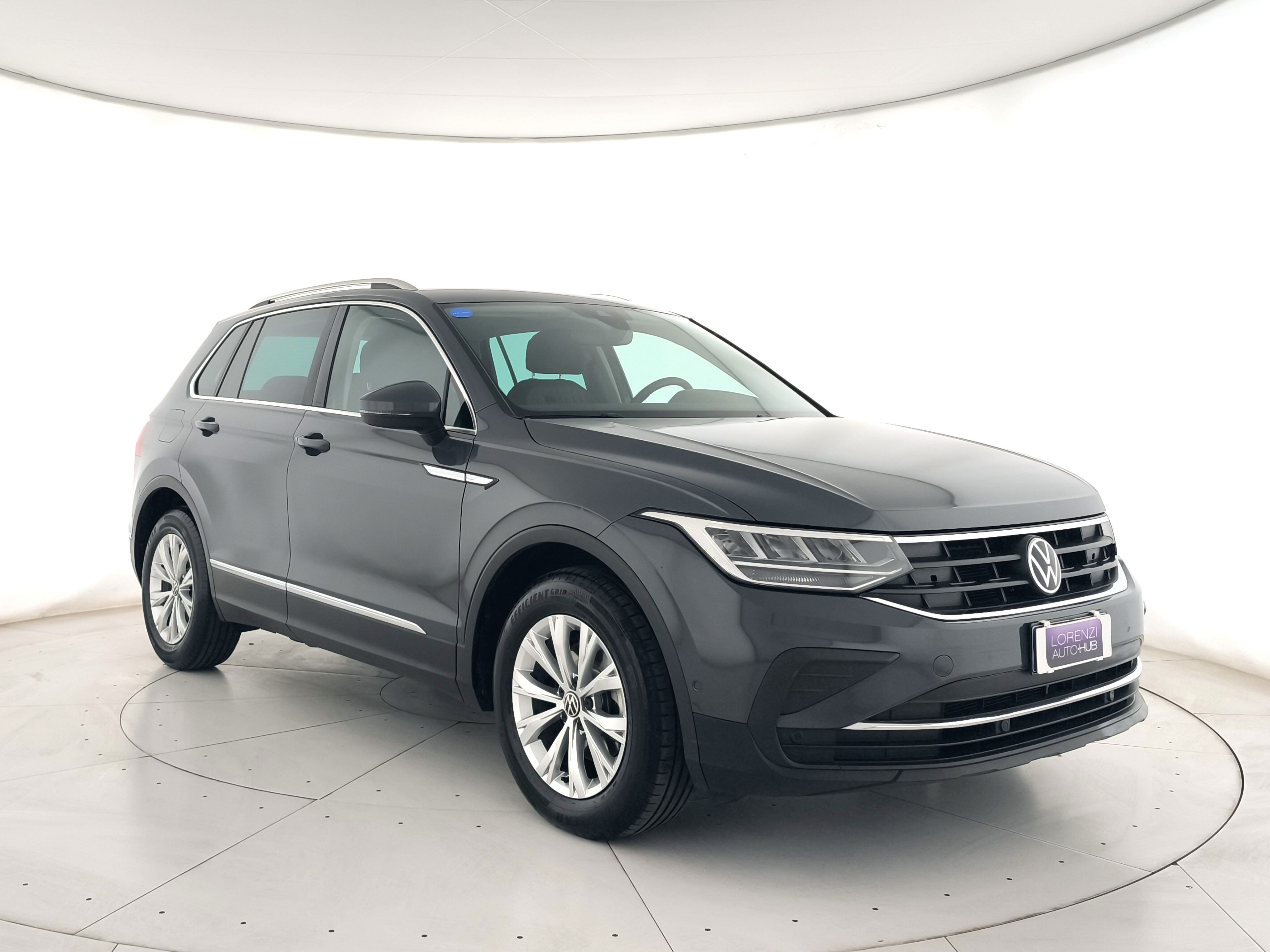 Tiguan 2.0 tdi Life 150cv dsg ACC+CAMERA+C.17"