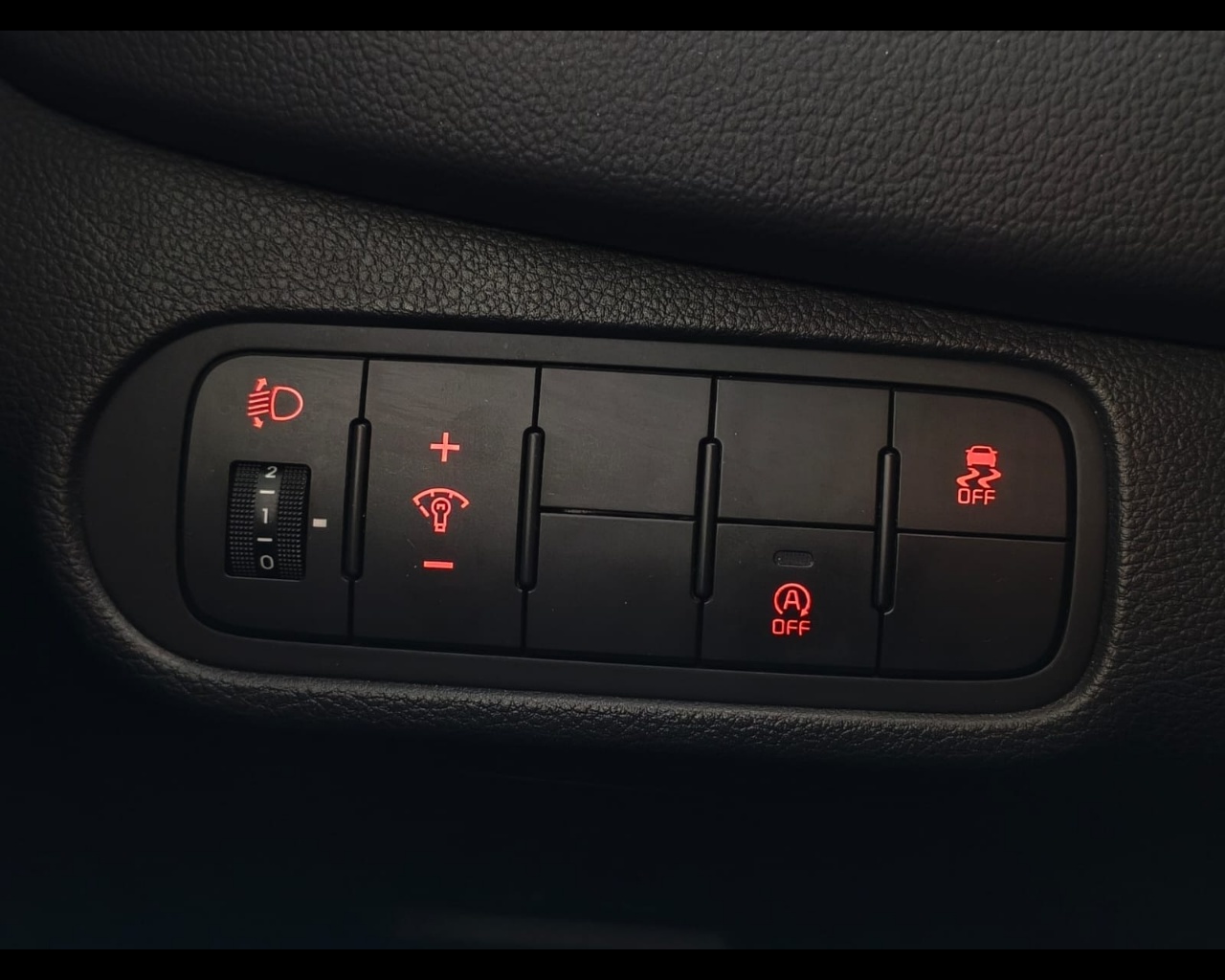 Foto KIA Carens 1.7 crdi Class Techno Pack 115cv 7p.ti