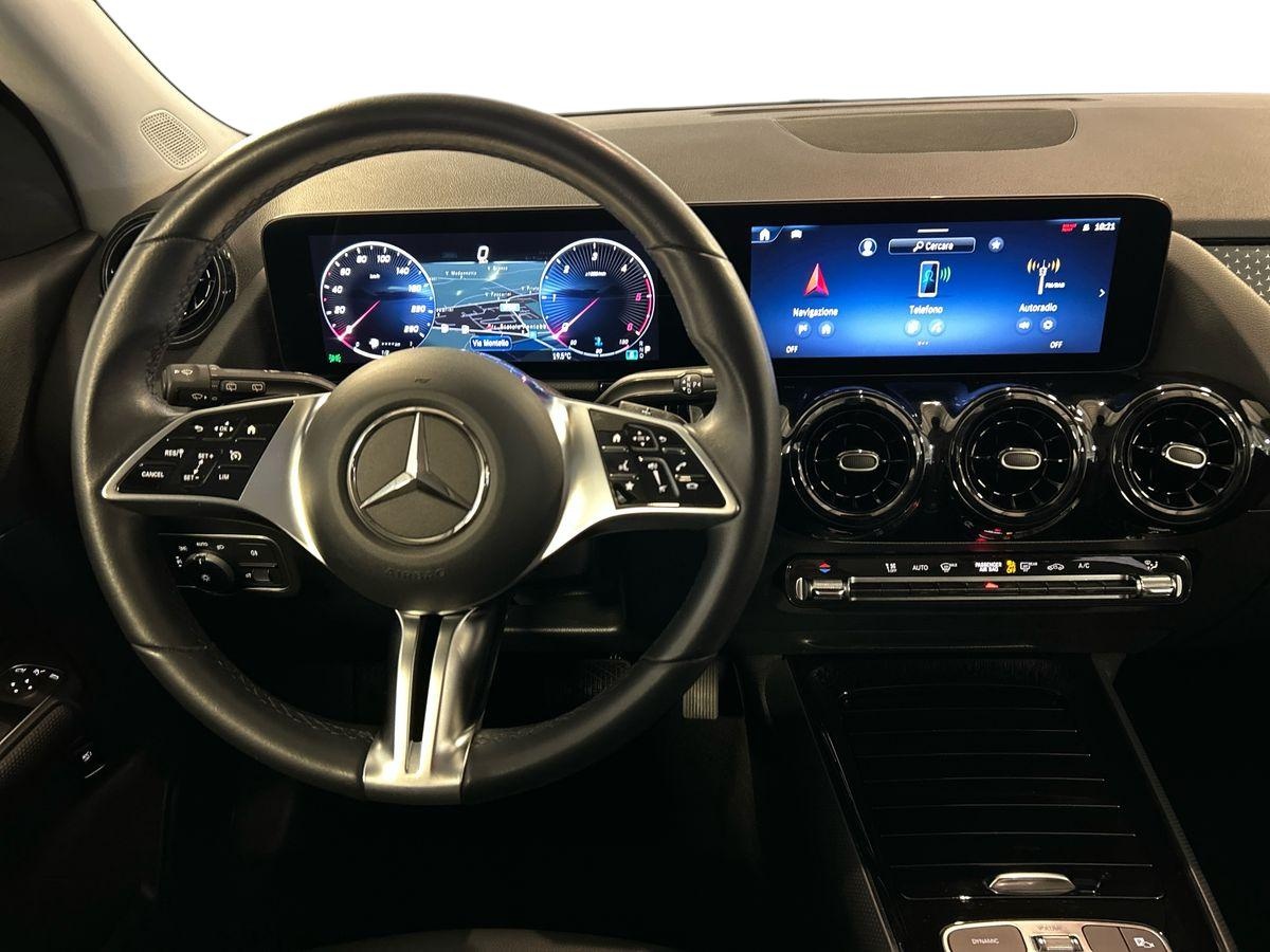 Mercedes  GLA 180 D Advanced 8G-DCT - 11