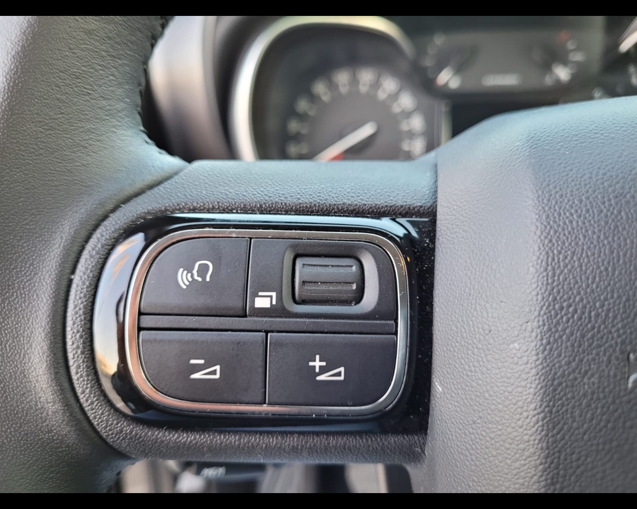 Foto CITROEN C3 Aircross 1.5 bluehdi Shine s&s 110cv