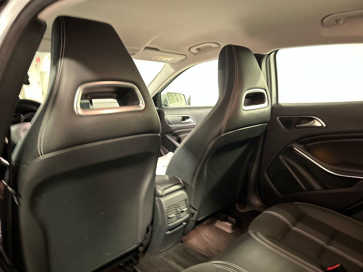 Mercedes GLA GLA 200 D Sport 7G-DCT - 18