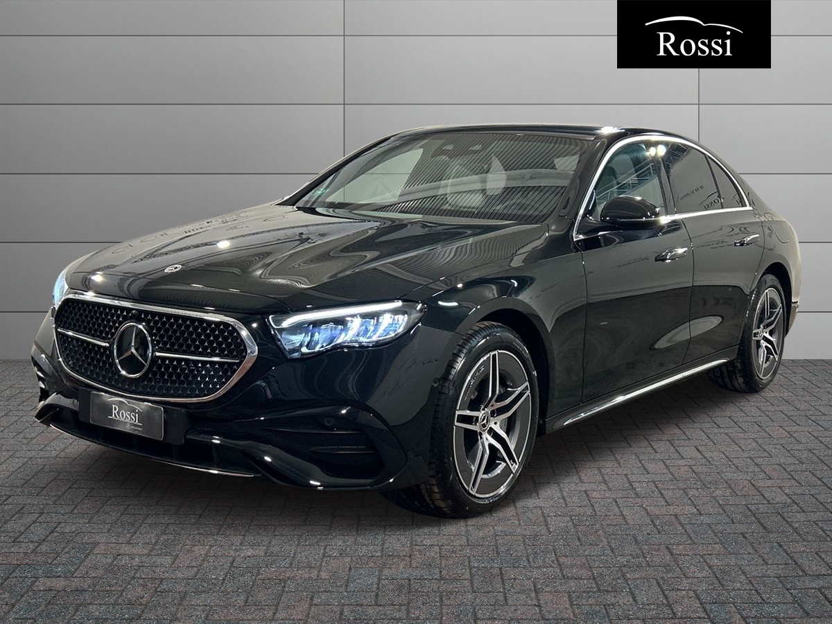 Mercedes-Benz E 300 de 4MATIC con tecnologia ibrida EQ