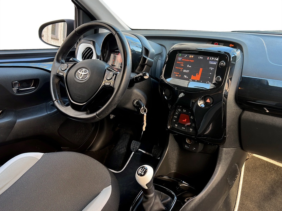 TOYOTA Aygo 1.0 x-play 5p my15 Benzina usato - 12