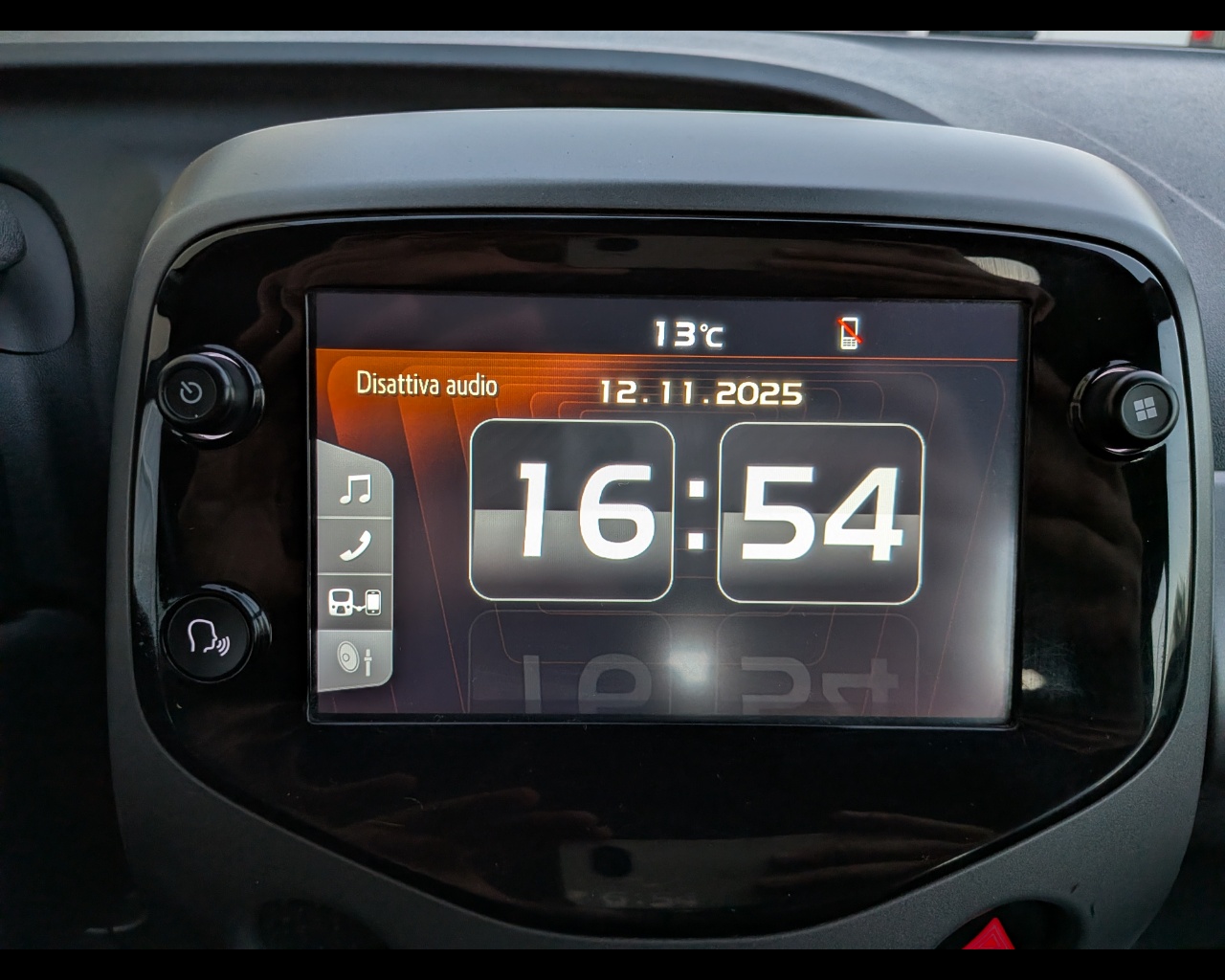 Foto TOYOTA Aygo 5p 1.0 x-cool m-mt 72cv