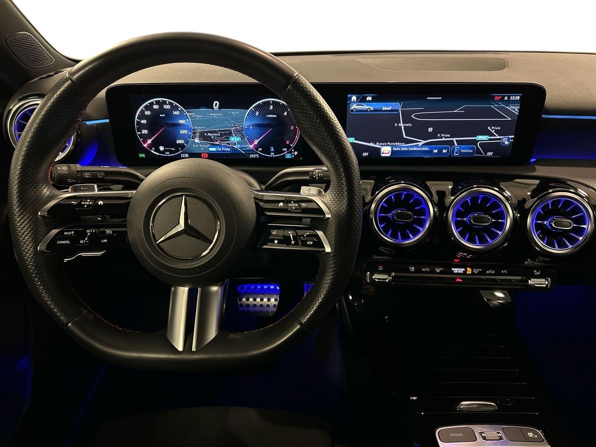 Mercedes  Classe A 180 D Advanced Plus AMG Line 8G-DCT - 11