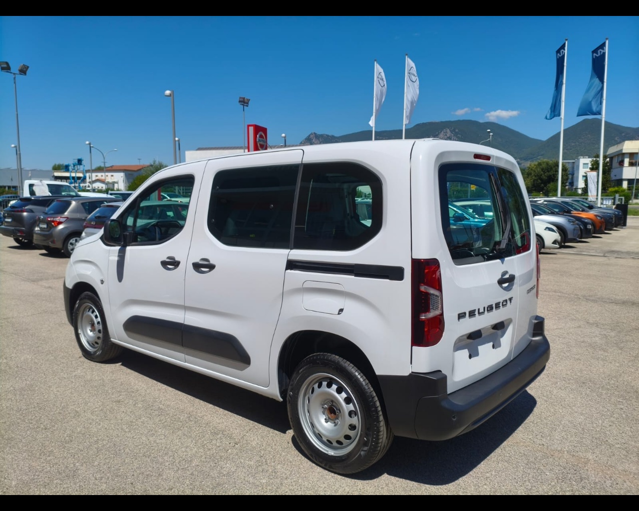 Foto PEUGEOT PARTNER Standard portata maggiorata - BlueHdi 130