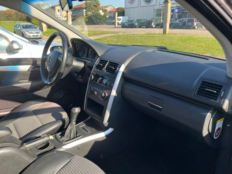 MERCEDES-BENZ – A 180 CDI Coupé Classic