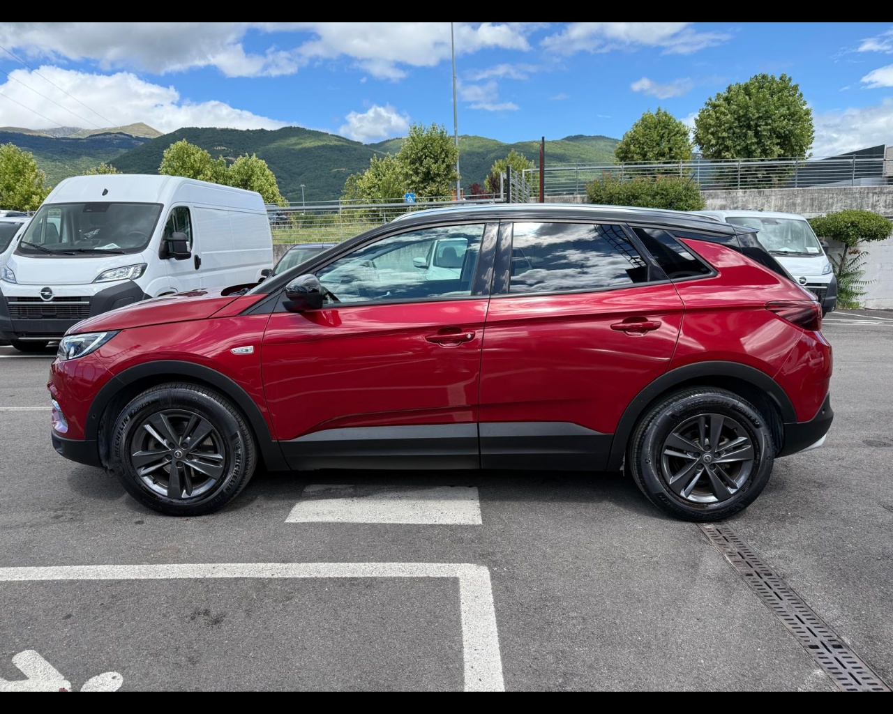 Foto OPEL Grandland X 1.2 Design Line s&s 130cv