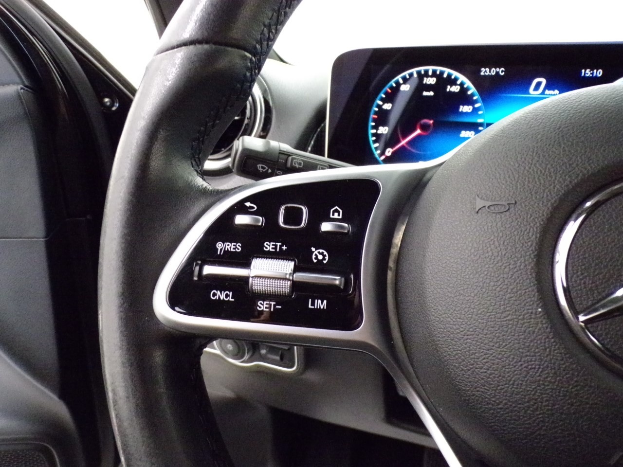 Mercedes GLB GLB 200 D Sport Plus 4Matic 8G-DCT - 15