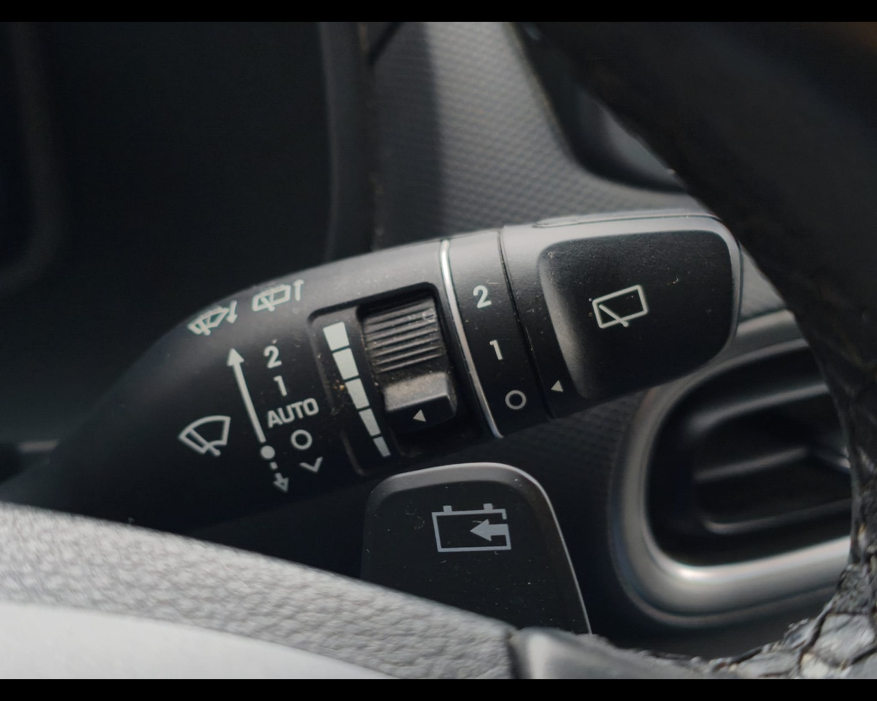 Foto HYUNDAI Kona 64 kWh EV Xline 204cv