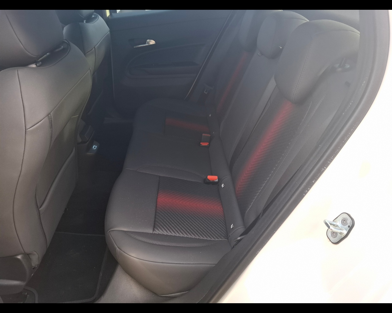 ALFA ROMEO Junior Ibrida My25 Ibrida 1.2145cv Hybrid Edct6 Ibrido benzina Aziendale - 14