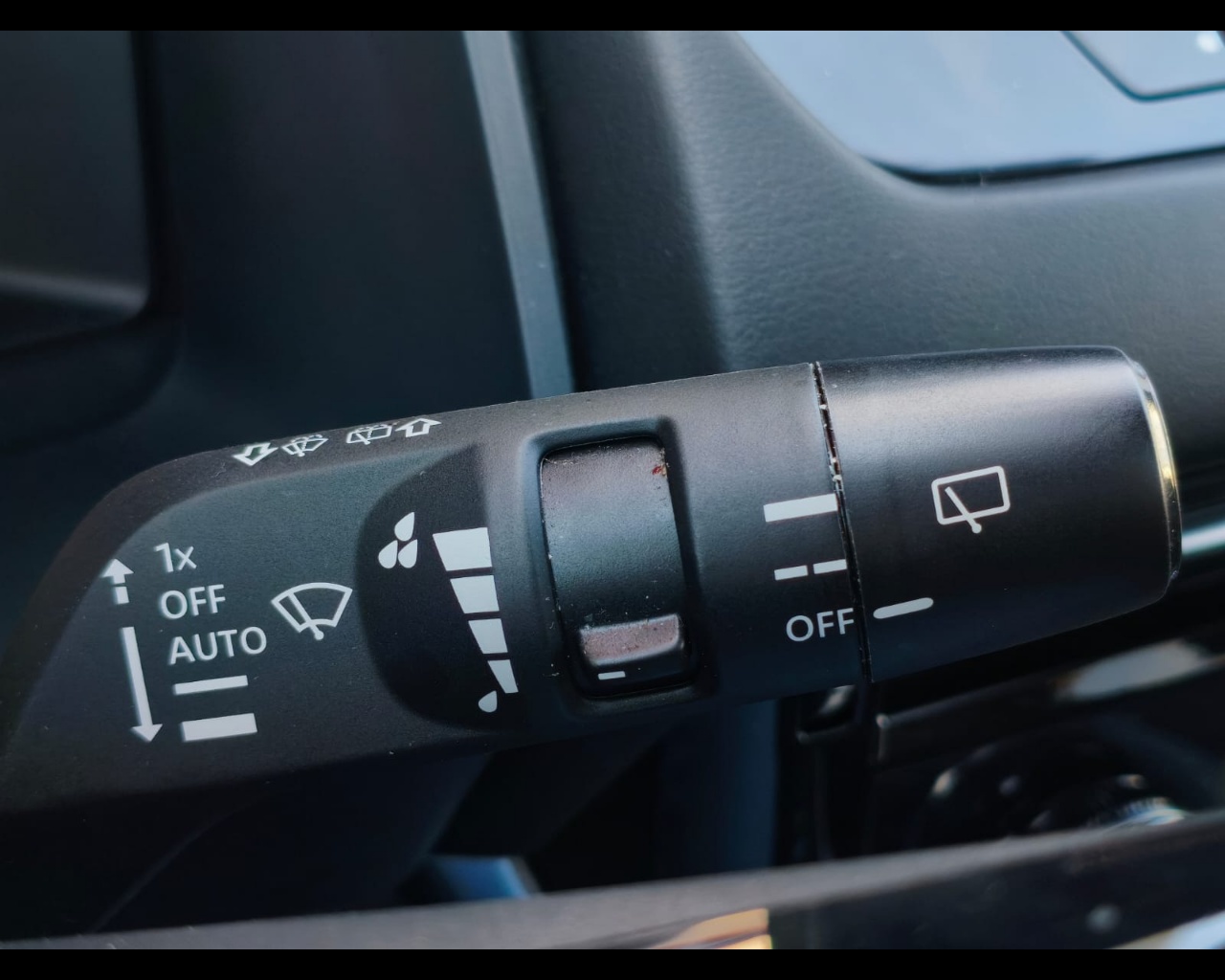 Foto NISSAN Qashqai 1.5 e-power 90th Anniversary 2wd