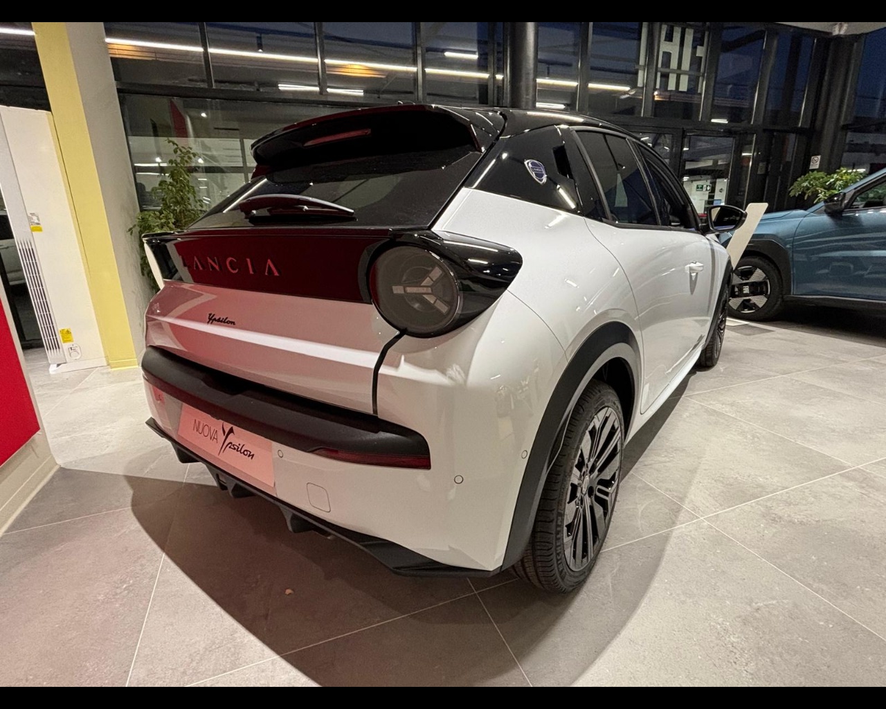 Foto LANCIA Nuova Ypsilon Ibrida Nuova Ypsilon Hf Line 1.2 110cv Ibrida