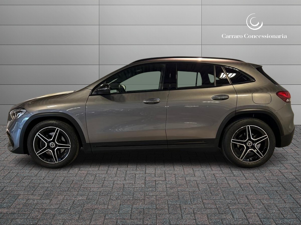 Mercedes GLA GLA 180 D Premium 8G-DCT - 6
