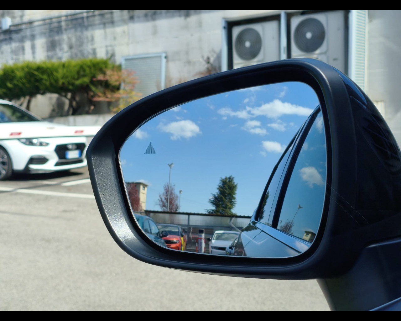 Foto NISSAN Qashqai 1.3 mhev N-Connecta 2wd 140cv