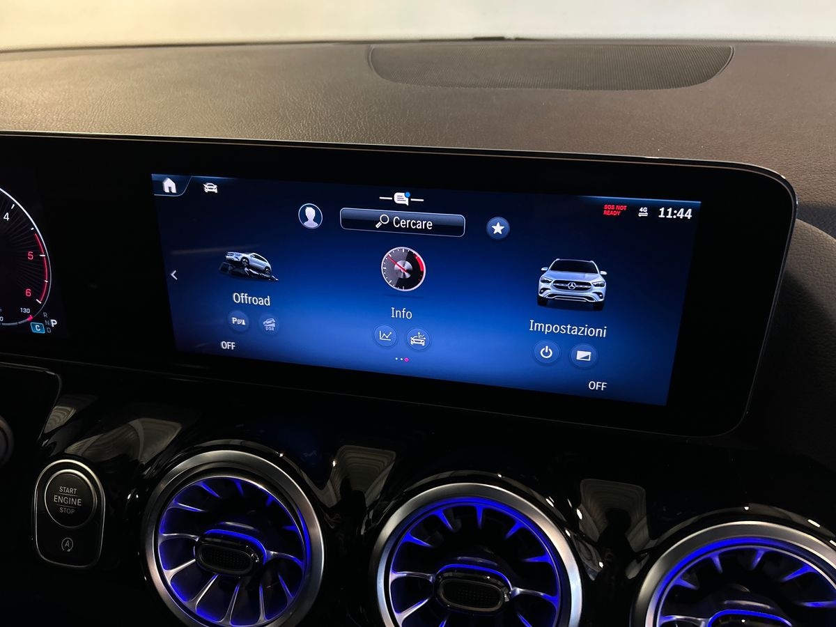 Mercedes  GLA 200 D AMG Line Premium 4Matic 8G-DCT - 12