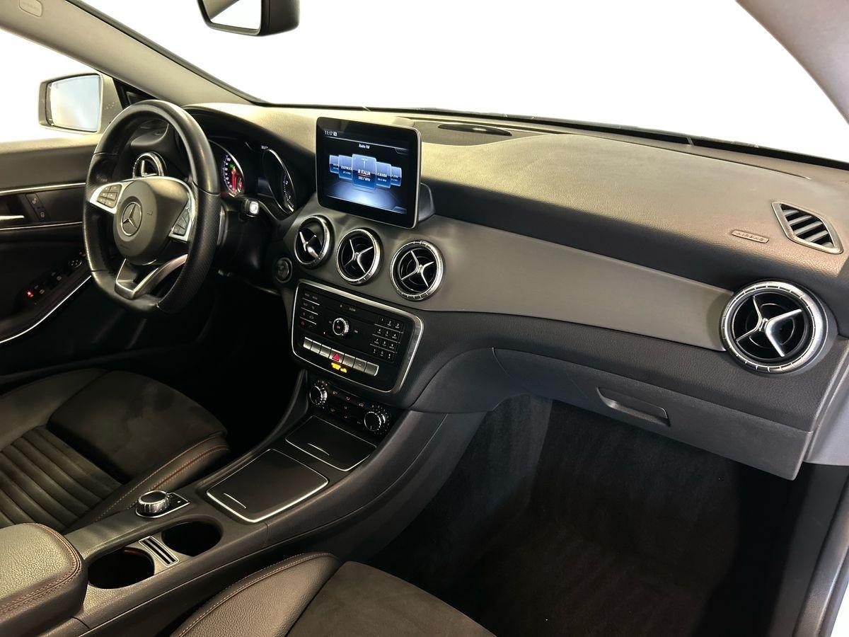 Mercedes CLA Shooting Brake CLA Shooting Brake 200 D Premium 4Matic 7G-DCT - 15