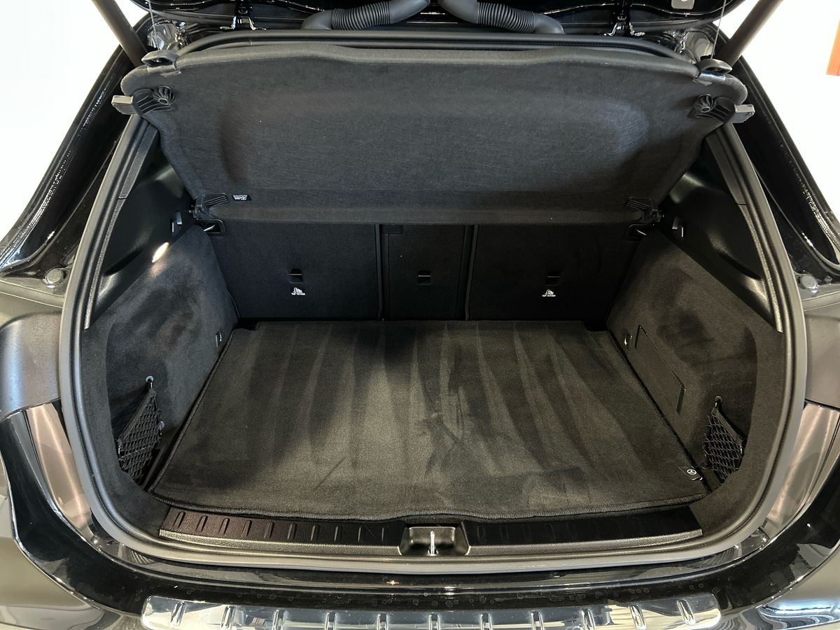 Mercedes GLA GLA 180 D Premium 8G-DCT - 8