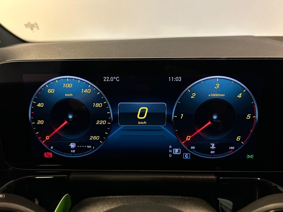 Mercedes GLA GLA 180 D Premium 8G-DCT - 13
