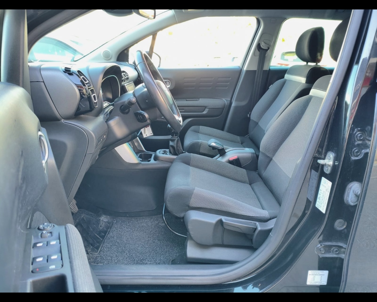 Foto CITROEN C3 Aircross 1.2 puretech Shine 82cv