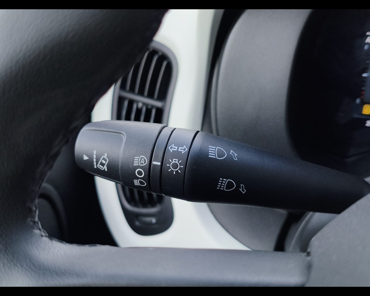 Foto FIAT Pandina Cross 1.0 firefly hybrid s&s 70cv