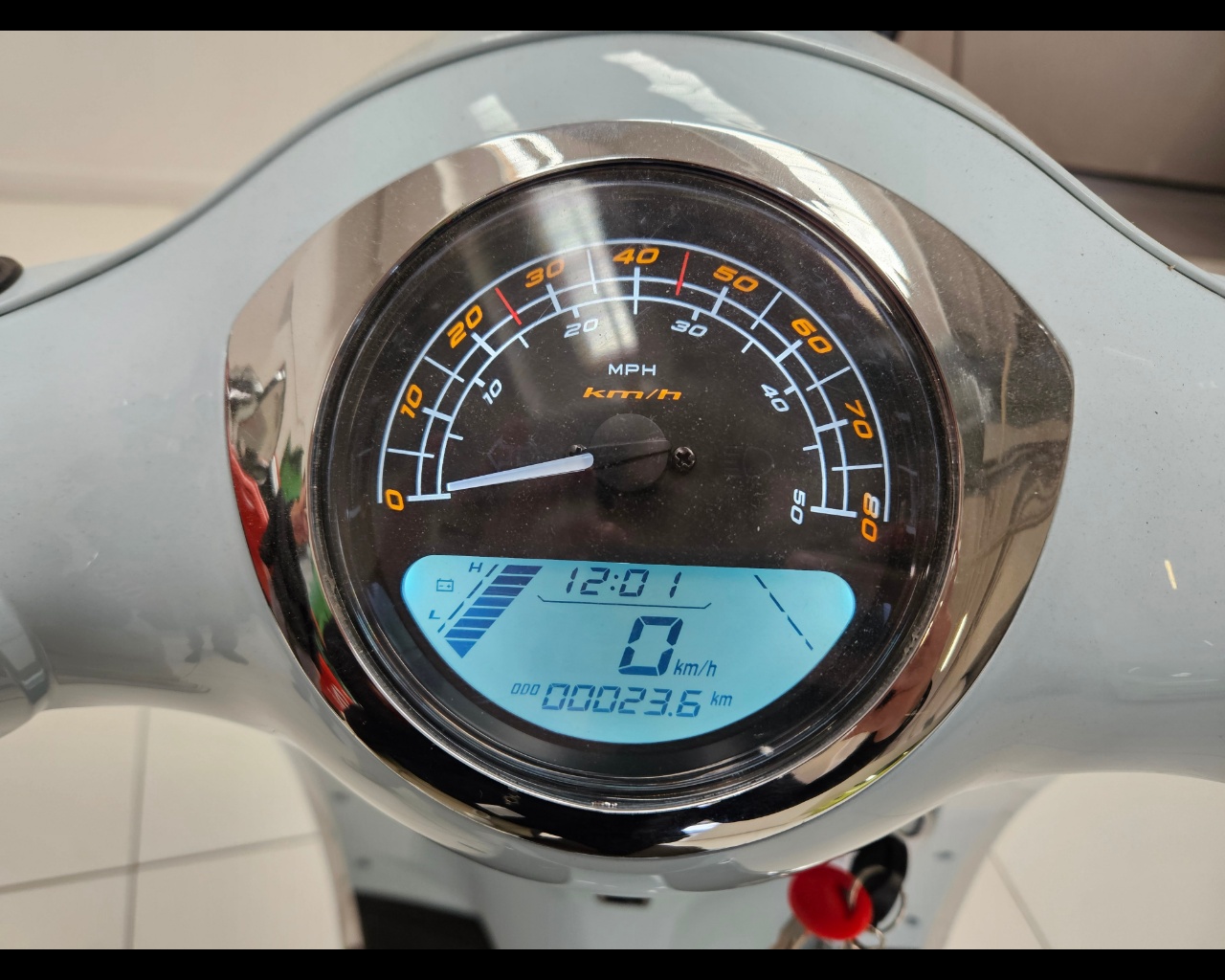 ETRIKO BASIC SCOOTER ELETTRICO 2000W 45KMH 60V 26AH CON BAULETTO Aziendale - 7