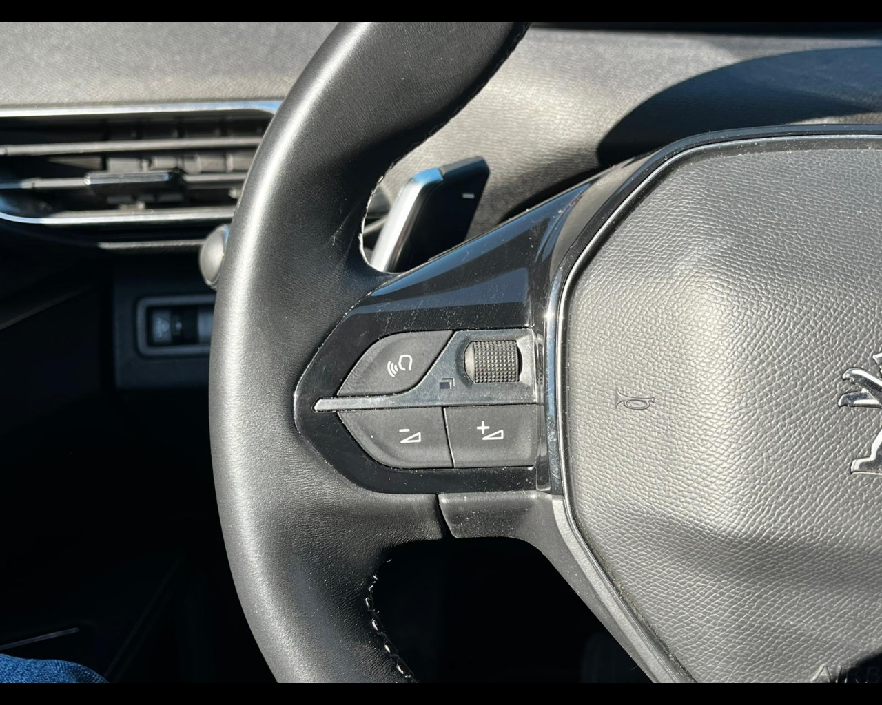 Foto PEUGEOT 5008 1.5 bluehdi Allure Pack s&s 130cv eat8 7p.