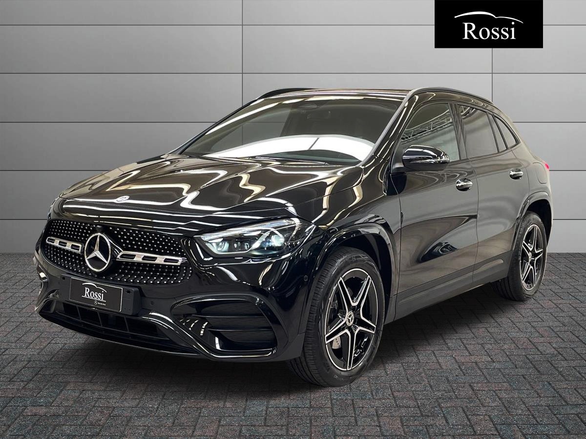 Mercedes-Benz GLA 250 e con tecnologia ibrida EQ