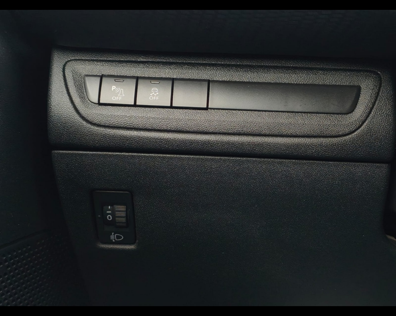 Foto PEUGEOT 2008 1.6 bluehdi Active 100cv 