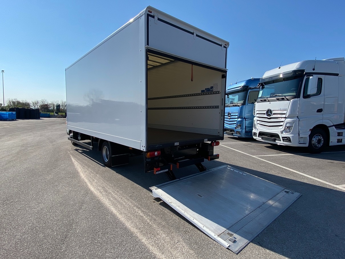 Mitsubishi Canter IV 7.5 TF E6 2016 canter 7.5 TF C 18AMT/43 new cab Comf. Euro VI - 6