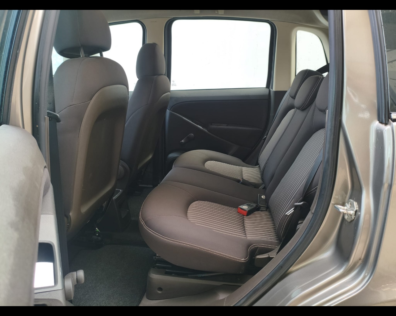 Foto LANCIA Musa 1.3 mjt Diva (argento) 70cv