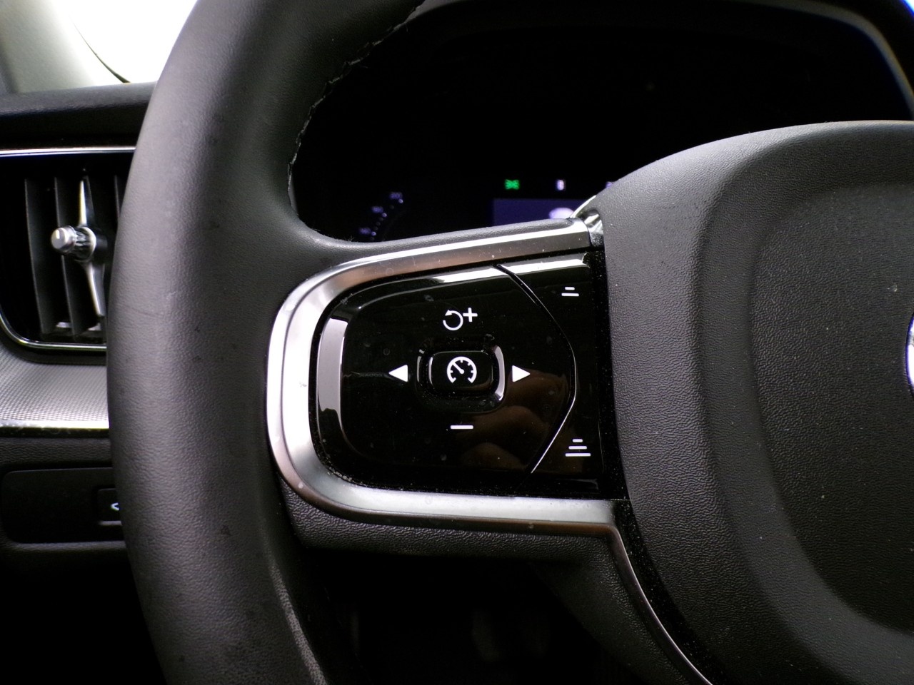 Volvo  XC60 N1 2.0 B4 d Plus Dark auto - 19