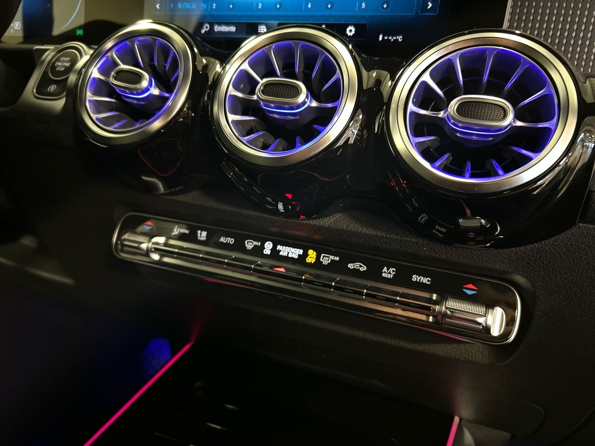 Mercedes GLB GLB 200 D Sport Plus 8G-DCT - 14