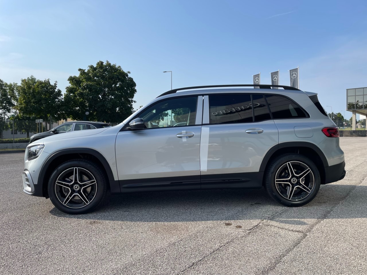 Mercedes GLB GLB 180 d Automatic AMG Line ADVANCED PLUS - 4