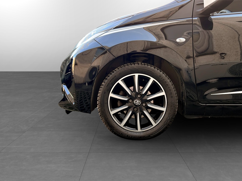 TOYOTA Aygo 1.0 x-play 5p my15 Benzina usato - 18