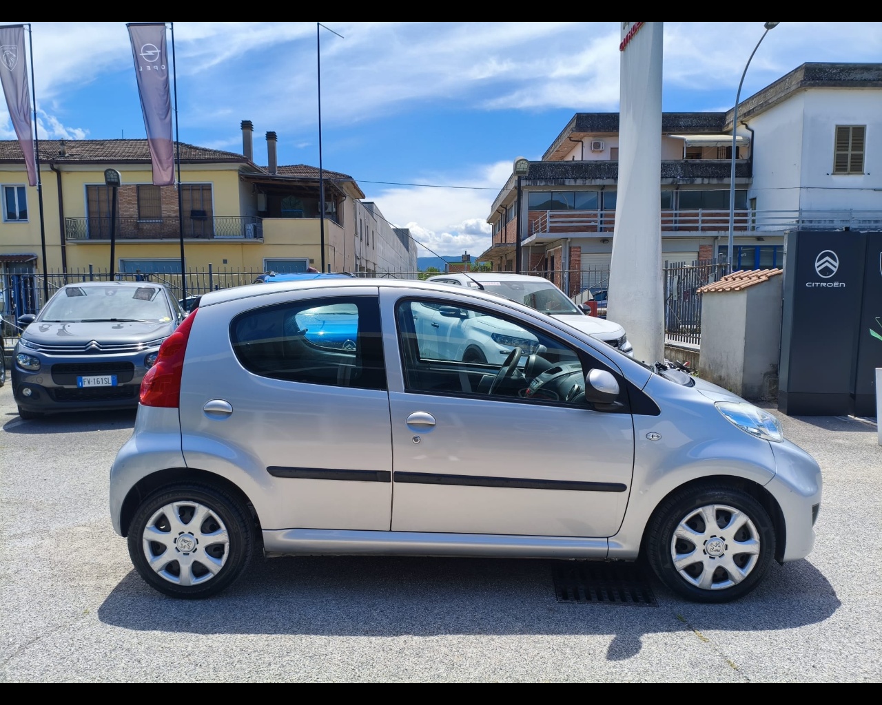 Foto PEUGEOT 107 1.0 12v Access (desir) 5p FL
