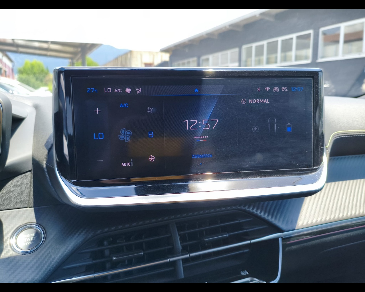Foto PEUGEOT 2008 54 kWh GT