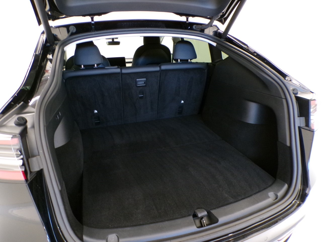 Tesla Model Y Model Y Dual Motor Long Range AWD - 9