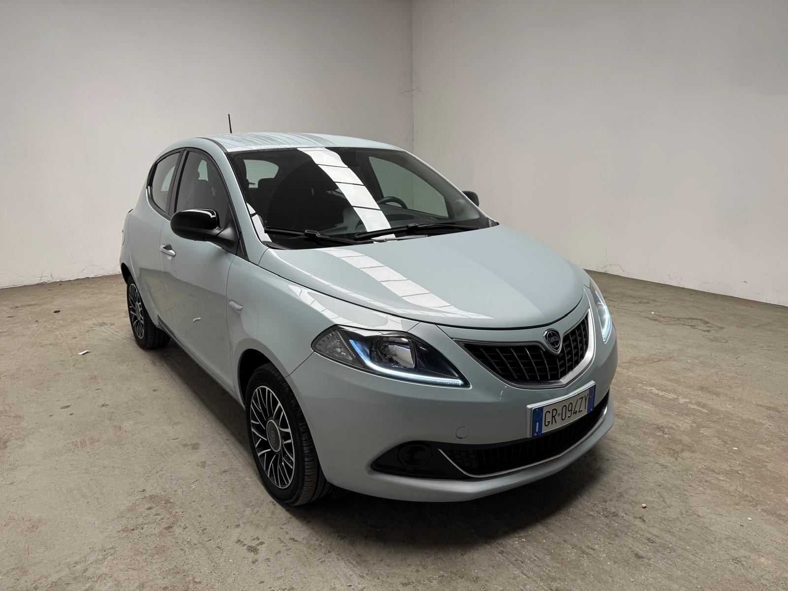 LANCIA Ypsilon Ypsilon 1.0 firefly hybrid Silver s&s 70cv