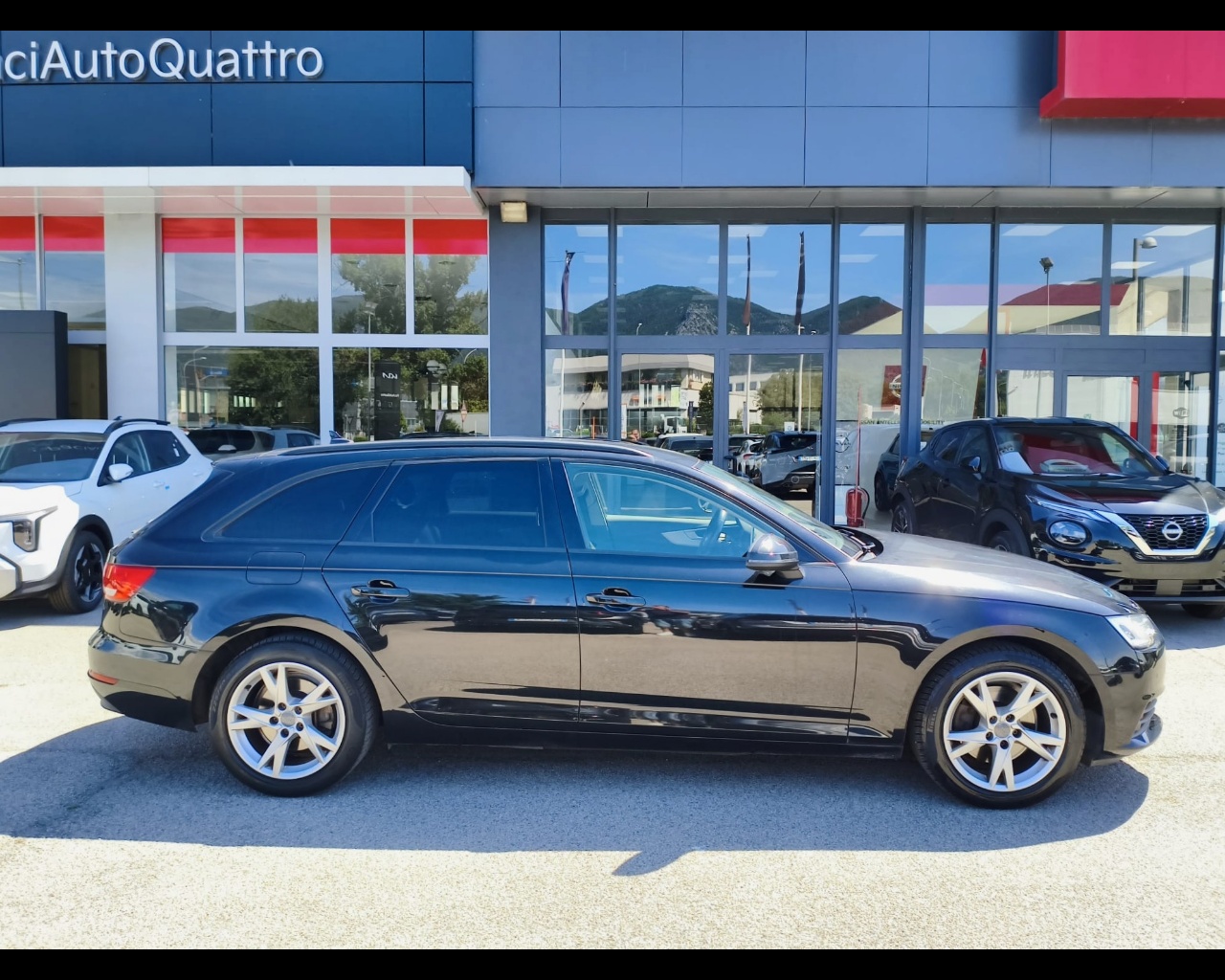 Foto AUDI A4 Avant 2.0 tdi Business Sport 150cv s-tronic