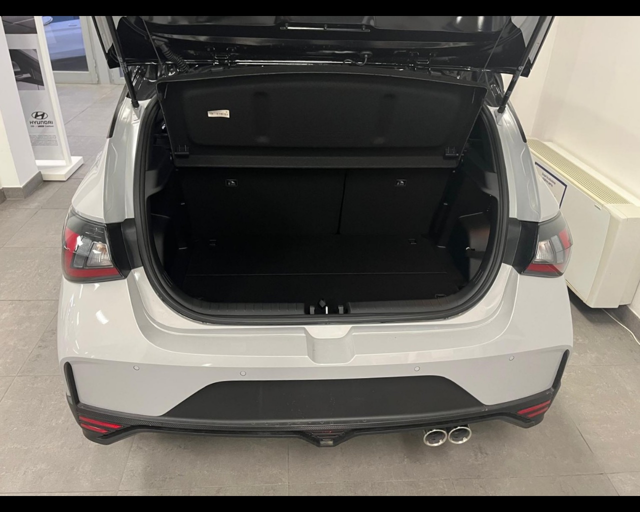 Foto HYUNDAI I20 PE MY25 1.0T DCT NLINE CARBON