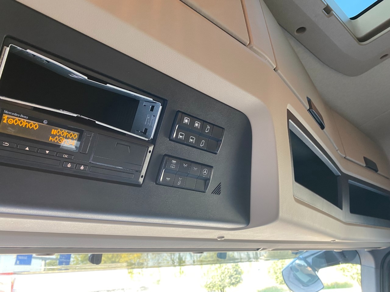 Mercedes Actros actros 1851 LS flat cab. Str.Sp. 2,5 EuroVI(E5) - 24