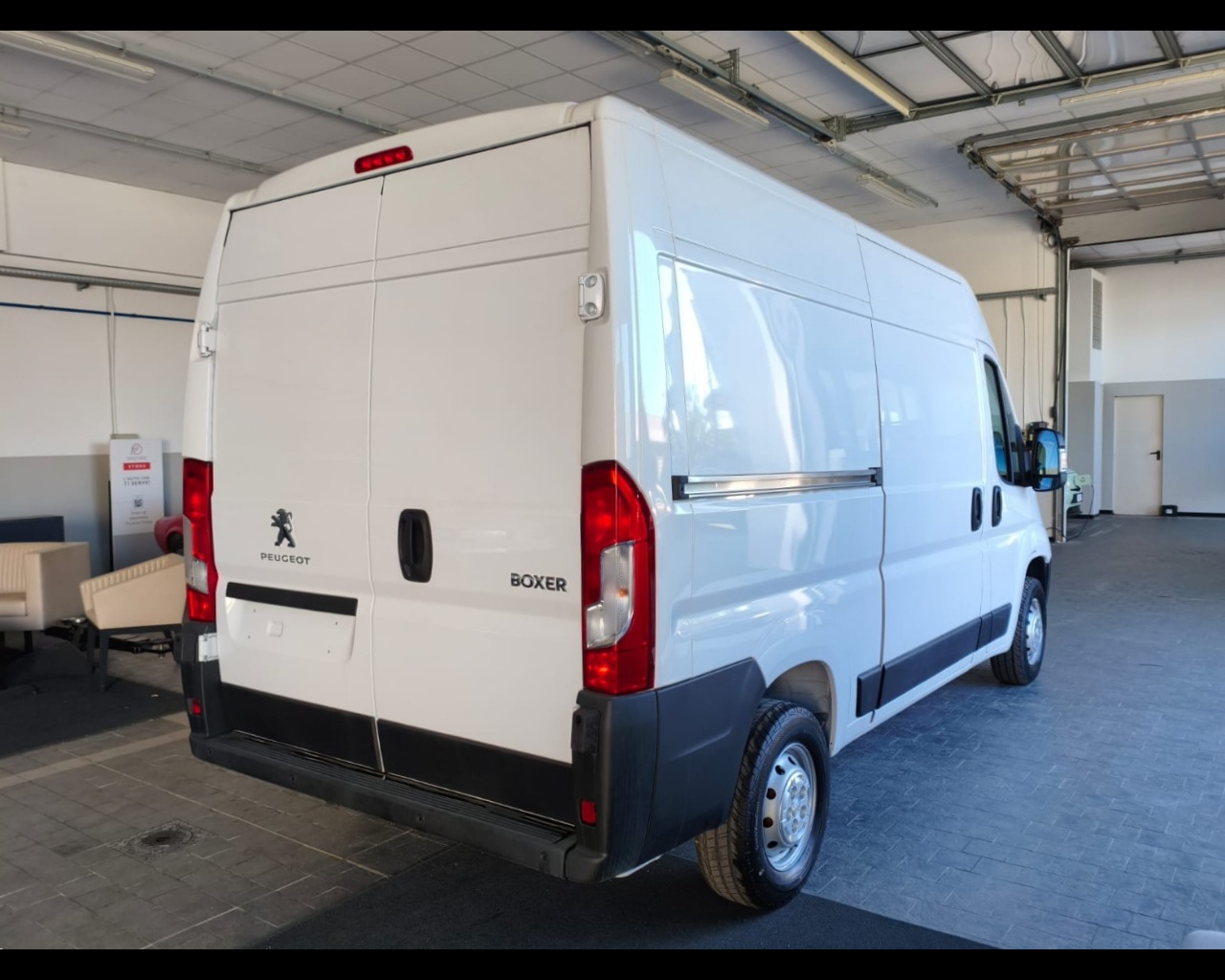 Foto PEUGEOT Boxer Furgone 333 L2 H2 BlueHDi 140 S&S