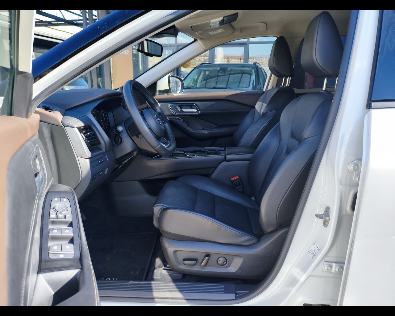 Foto NISSAN X-Trail 1.5 e-power Tekna e-4orce 4wd auto 7p.t