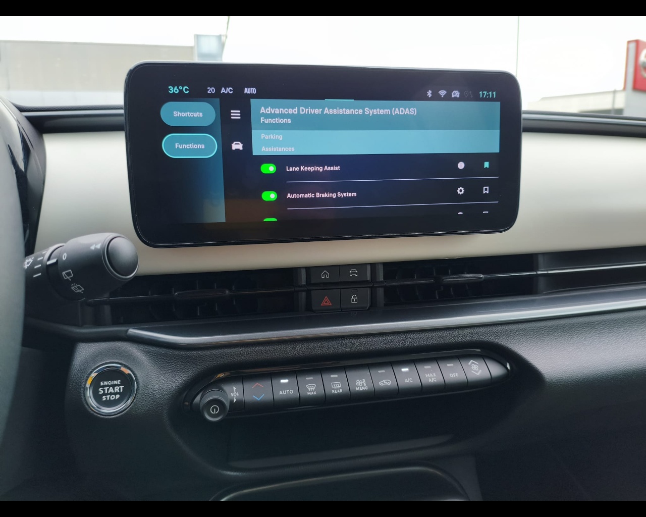 Foto FIAT 600 1.2 hybrid La Prima 110cv auto