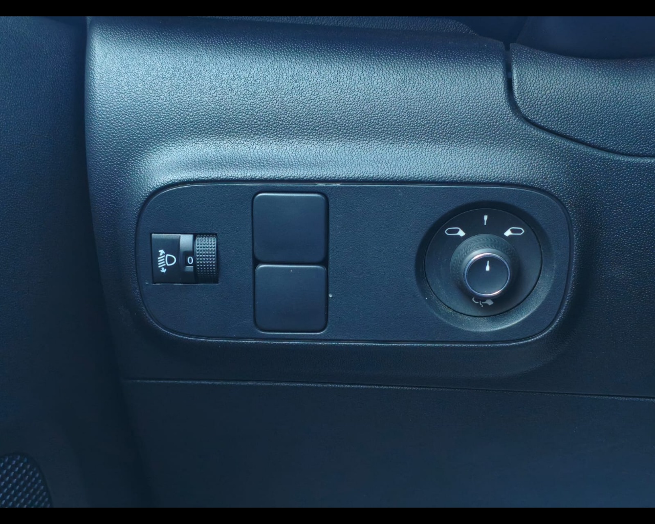 Foto CITROEN C3 1.2 puretech Max s&s 110cv eat6