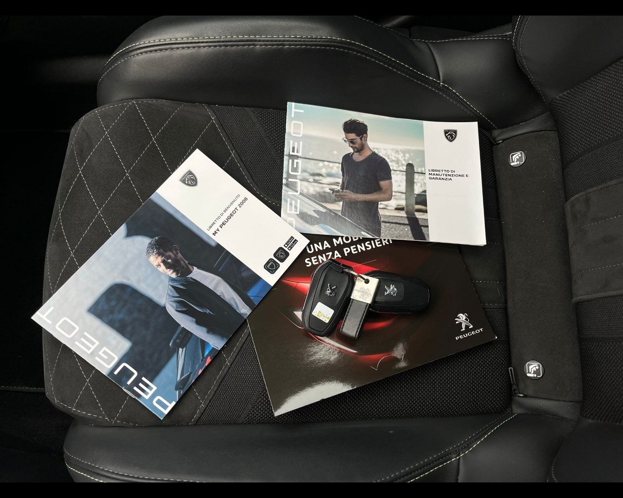 Foto PEUGEOT  2008 1.5 bluehdi GT Pack s&s 130cv eat8