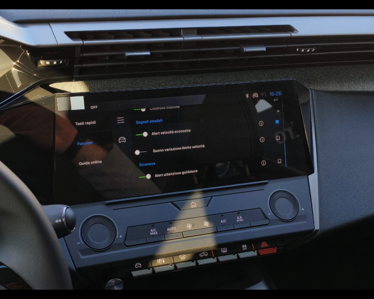 Foto PEUGEOT 408 1.2 hybrid Allure 136cv e-dsc6