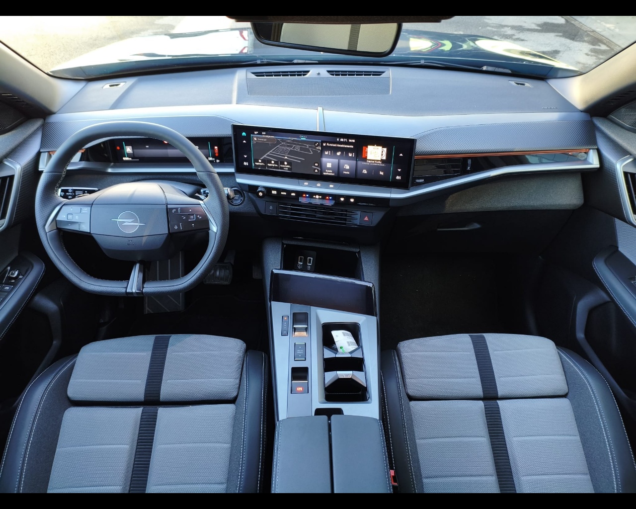 Foto OPEL Grandland 1.2 hybrid GS 136cv e-dcs6